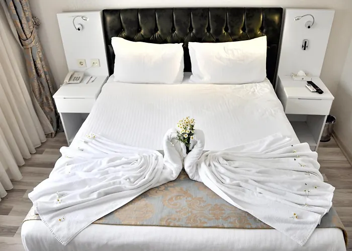 Ξενοδοχείο Monarch 3*